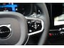 Volvo XC60 2.0 T6 Plug-in hybrid AWD Plus Black Edition | Luchtvering | Panoramadak | HU-Display | Trekhaak |