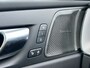 Volvo XC60 2.0 T6 Plug-in hybrid AWD Plus Black Edition | Luchtvering | Panoramadak | HU-Display | Trekhaak |