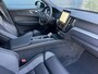 Volvo XC60 2.0 T6 Plug-in hybrid AWD Plus Black Edition | Luchtvering | Panoramadak | HU-Display | Trekhaak |