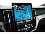 Volvo XC60 2.0 T6 Plug-in hybrid AWD Plus Black Edition | Luchtvering | Panoramadak | HU-Display | Trekhaak |