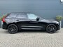 Volvo XC60 2.0 T6 Plug-in hybrid AWD Plus Black Edition | Luchtvering | Panoramadak | HU-Display | Trekhaak |