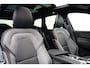 Volvo XC60 2.0 T6 Plug-in hybrid AWD Plus Black Edition | Luchtvering | Panoramadak | HU-Display | Trekhaak |