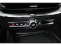 Volvo XC60 2.0 T6 Plug-in hybrid AWD Plus Black Edition | Luchtvering | Panoramadak | HU-Display | Trekhaak |