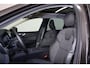 Volvo XC60 T6 Recharge AWD Core Bright - Panorama/schuifdak - IntelliSafe Assist & Surround - Parkeercamera achter - Verwarmde voorstoelen, stuur & achterbank - Parkeersensoren voor & achter - Draadloze tel. lader - Extra getint glas - Inklapbare trekhaak - 18' LMV