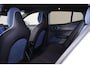 Volvo EX30 Extended Range Plus 69 kWh - Adaptive Cruise Control - Harman/Kardon audio - Parkeercamera achter - Verwarmde voorstoelen & stuur - Parkeersensoren voor & achter - Extra getint glas - 19' LMV