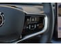 Volvo EX30 Extended Range Plus 69 kWh - Adaptive Cruise Control - Harman/Kardon audio - Parkeercamera achter - Verwarmde voorstoelen & stuur - Parkeersensoren voor & achter - Extra getint glas - 19' LMV
