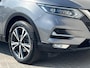 Nissan Qashqai 1.3 DIG-T N-Connecta / Dealer onderhouden / Panorama dak / 1.500 kg trekgewicht / Navigatie / Camera 360° / Apple Carplay Android / Stoelverwarming / 18" LM wielen & All Season banden /