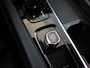 Volvo XC60 2.0 T8 Plug-in hybrid AWD Plus Dark | Panoramadak | Ele.verstelbare stoelen + Geheugen | Harman/Kardon | Comfortstoelen | Stoelverwarming voor + achter | Apple CarPlay/Android Auto | 360 Camera |