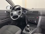 Volkswagen Passat Variant 1.6 Athene *AIRCO | CRUISE | PDC | COMFORTSEATS | TOWBAR | RADIO-CD | 15''ALU*