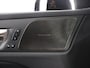 Volvo V60 2.0 T8 Plug-in hybrid AWD Ultra Dark | Panoramadak | Lederen Interieur | Stoelverwarming voor + achter | Apple CarPlay/Android Auto | HUD | Navigatie | 360 Camera | DAB | Adaptieve Cruise Control | Ele. kofferdeksel | Ele. verstelbare stoelen + Geheugen | Harman/Kardon Audio |