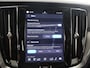 Volvo V60 2.0 T8 Plug-in hybrid AWD Ultra Dark | Panoramadak | Lederen Interieur | Stoelverwarming voor + achter | Apple CarPlay/Android Auto | HUD | Navigatie | 360 Camera | DAB | Adaptieve Cruise Control | Ele. kofferdeksel | Ele. verstelbare stoelen + Geheugen | Harman/Kardon Audio |