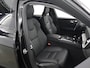 Volvo V60 2.0 T8 Plug-in hybrid AWD Ultra Dark | Panoramadak | Lederen Interieur | Stoelverwarming voor + achter | Apple CarPlay/Android Auto | HUD | Navigatie | 360 Camera | DAB | Adaptieve Cruise Control | Ele. kofferdeksel | Ele. verstelbare stoelen + Geheugen | Harman/Kardon Audio |