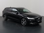 Volvo V60 2.0 T8 Plug-in hybrid AWD Ultra Dark | Panoramadak | Lederen Interieur | Stoelverwarming voor + achter | Apple CarPlay/Android Auto | HUD | Navigatie | 360 Camera | DAB | Adaptieve Cruise Control | Ele. kofferdeksel | Ele. verstelbare stoelen + Geheugen | Harman/Kardon Audio |