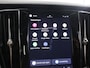 Volvo V60 2.0 T8 Plug-in hybrid AWD Ultra Dark | Panoramadak | Lederen Interieur | Stoelverwarming voor + achter | Apple CarPlay/Android Auto | HUD | Navigatie | 360 Camera | DAB | Adaptieve Cruise Control | Ele. kofferdeksel | Ele. verstelbare stoelen + Geheugen | Harman/Kardon Audio |