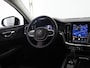 Volvo V60 2.0 T8 Plug-in hybrid AWD Ultra Dark | Panoramadak | Lederen Interieur | Stoelverwarming voor + achter | Apple CarPlay/Android Auto | HUD | Navigatie | 360 Camera | DAB | Adaptieve Cruise Control | Ele. kofferdeksel | Ele. verstelbare stoelen + Geheugen | Harman/Kardon Audio |
