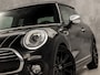 MINI Cooper 3-deurs 1.5 Chili Automaat 136Pk (PANORAMADAK, GROOT NAVI, LEDER, UNION JACK ACHTERLICHTEN, STOELVERWARMING, SPORTSTOELEN, GETINT GLAS, PARKEERSENSOREN, NIEUWSTAAT)