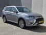Mitsubishi Outlander 2.4 PHEV Instyle / Elektrische achterklep / Trekgewicht 1500 kg / Rondomzicht camera / Trekhaak afneembaar / Adaptief cruise control / Glazen schuif- en kanteldak / Keyless Entry/Start / Stuur-& Stoelverwarming /