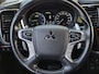 Mitsubishi Outlander 2.4 PHEV Instyle / Elektrische achterklep / Trekgewicht 1500 kg / Rondomzicht camera / Trekhaak afneembaar / Adaptief cruise control / Glazen schuif- en kanteldak / Keyless Entry/Start / Stuur-& Stoelverwarming /