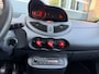 Renault Twingo 1.2-16V Dynamique Rip Curl 75 PK !! / bj.2009 / kleur: blauw / NAP met 121196 km.en APK tot 06/2027 / Airco / etc.