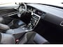 Volvo V60 2.0 T4 Business Sport Automaat | Trekhaak | Dodehoek Detectie | Climate + Cruise Control | R-Design |