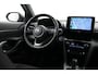 Toyota Yaris Cross 1.5 Hybrid Dynamic | Trekhaak | Dodehoek detectie | Stoel-/stuurverwarming | Apple Carplay / Android Auto | Parkeersensoren voor/achter | Keyless | Adaptive Cruise | Clima | Full LED | 17 inch