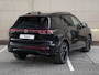 Volkswagen Tiguan R-Line Edition eHybrid 272 PK | Head up | Trekhaak | LED Matrix IQ light | Panoramadak | Black style | Harman kardon