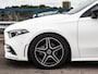 Mercedes-Benz A-klasse 180 d AMG Night Edition | Panoramadak | Sfeerverlichting | Widescreen | Camera | LED | Stoelverwarming | 18" | Dealeronderhouden