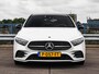 Mercedes-Benz A-klasse 180 d AMG Night Edition | Panoramadak | Sfeerverlichting | Widescreen | Camera | LED | Stoelverwarming | 18" | Dealeronderhouden