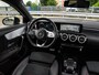 Mercedes-Benz A-klasse 180 d AMG Night Edition | Panoramadak | Sfeerverlichting | Widescreen | Camera | LED | Stoelverwarming | 18" | Dealeronderhouden