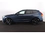 Volvo XC60 T6 Plug-in hybrid AWD Plus Black Edition IntelliSafe Assist & Surround - Panorama/schuifdak - Harman/Kardon audio - Head up display - Parkeercamera achter - Verwarmde voorstoelen, stuur & achterbank - Parkeersensoren voor & achter - Elektr. bedienb. voorstoelen met geheugen - Draadloze tel. lader - Extra getint glas - 21' LMV