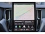 Volvo XC60 T6 Plug-in hybrid AWD Plus Black Edition IntelliSafe Assist & Surround - Panorama/schuifdak - Harman/Kardon audio - Head up display - Parkeercamera achter - Verwarmde voorstoelen, stuur & achterbank - Parkeersensoren voor & achter - Elektr. bedienb. voorstoelen met geheugen - Draadloze tel. lader - Extra getint glas - 21' LMV