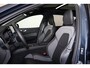 Volvo XC60 T6 Plug-in hybrid AWD Plus Black Edition IntelliSafe Assist & Surround - Panorama/schuifdak - Harman/Kardon audio - Head up display - Parkeercamera achter - Verwarmde voorstoelen, stuur & achterbank - Parkeersensoren voor & achter - Elektr. bedienb. voorstoelen met geheugen - Draadloze tel. lader - Extra getint glas - 21' LMV