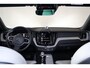 Volvo XC60 Recharge T8 AWD Inscription - Panorama/schuifdak - Luchtvering - IntelliSafe Assist - Bowers & Wilkens audio - Adaptieve LED koplampen - 360 graden camera - Verwarmde voorstoelen & stuur - Parkeersensoren voor & achter - Elektr. bedienb. voorstoelen met geheugen - Heads up display - Extra getint glas - Inklapbare trekhaak - 20' LMV