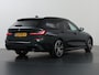 BMW 3-Serie Touring 320i High Executive | Groene wrap | M-Pakket | Panoramadak | Sportstoelen | Lederen Interieur | Adaptieve Cruise Control | Ele. verstelbare stoelen + geheugen | Camera | Stoelverwarming | Adaptief Onderstel | HUD | Trekhaak | Ele. kofferdeksel |