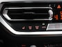 BMW 3-Serie Touring 320i High Executive | Groene wrap | M-Pakket | Panoramadak | Sportstoelen | Lederen Interieur | Adaptieve Cruise Control | Ele. verstelbare stoelen + geheugen | Camera | Stoelverwarming | Adaptief Onderstel | HUD | Trekhaak | Ele. kofferdeksel |