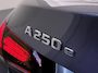 Mercedes-Benz A-klasse 250 e AMG Line | Night | Panoramadak | Trekhaak | Multibeam | Apple carplay | Stoelverwarming | Sfeerverlichting |