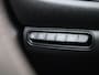 Abarth 500c Fiat Abarth Scorpionissima 42 kWh | Navigatiesysteem | Parkeersensoren voor + achter | Camera | Stoelverwarming | Lichtmetalen velgen 18" |