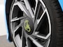 Abarth 500c Fiat Abarth Scorpionissima 42 kWh | Navigatiesysteem | Parkeersensoren voor + achter | Camera | Stoelverwarming | Lichtmetalen velgen 18" |
