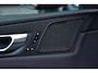 Volvo XC60 2.0 T6 Plug-in hybrid AWD Plus Dark | Trekhaak | Pano | Harman & Kardon