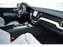 Volvo XC60 2.0 T6 Plug-in hybrid AWD Plus Dark | Trekhaak | Pano | Harman & Kardon