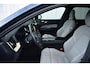 Volvo XC60 2.0 T6 Plug-in hybrid AWD Plus Dark | Trekhaak | Pano | Harman & Kardon