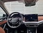 Skoda Octavia Combi 1.5 TSI MHEV Sportline Tour / 18" Lichtmetalen velgen / Panoramadak / Suite interieur design selectie cognac / Trekhaak uitklapbaar / Chrome pakket / Winter pakket / Side Assist / Light & View Pakket