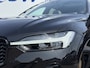 Volvo XC60 2.0 T8 Plug-in hybrid AWD Ultra Black Edition | Trekhaak | Pano | Pilot Assist | Dodehoek | 21 inch