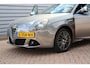 Alfa Romeo Giulietta 1.4 T Collezione O.a: Clima, Navi, Cruise, Vol-leder, Schuif/kantel pano-dak, Trekhaak, Pdc, E.t.c Rijklaar! All-in prijs!