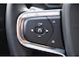 Volvo XC40 Single Motor Extended Range Plus 82 kWh / Adaptieve cruise control / Elektrische achterklep / Stoel - en stuurwielverwarming / Parkeersensoren V+A / Extra getint glas / Zwart dak / Achteruitrijcamera / MicroTech bekleding