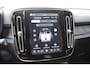 Volvo XC40 Single Motor Extended Range Plus 82 kWh / Adaptieve cruise control / Elektrische achterklep / Stoel - en stuurwielverwarming / Parkeersensoren V+A / Extra getint glas / Zwart dak / Achteruitrijcamera / MicroTech bekleding