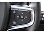 Volvo XC40 Single Motor Extended Range Plus 82 kWh / Adaptieve cruise control / Elektrische achterklep / Stoel - en stuurwielverwarming / Parkeersensoren V+A / Extra getint glas / Zwart dak / Achteruitrijcamera / MicroTech bekleding
