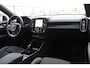 Volvo XC40 Single Motor Extended Range Plus 82 kWh / Adaptieve cruise control / Elektrische achterklep / Stoel - en stuurwielverwarming / Parkeersensoren V+A / Extra getint glas / Zwart dak / Achteruitrijcamera / MicroTech bekleding