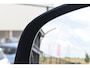 Volvo XC40 Single Motor Extended Range Plus 82 kWh / Adaptieve cruise control / Elektrische achterklep / Stoel - en stuurwielverwarming / Parkeersensoren V+A / Extra getint glas / Zwart dak / Achteruitrijcamera / MicroTech bekleding