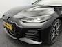 BMW i4 eDrive40 High Executive 84 kWh M-Sport SOH 95,2% | Trekhaak | Live Cockpit Professional | 360° Camera | Head-Up Display | Leer